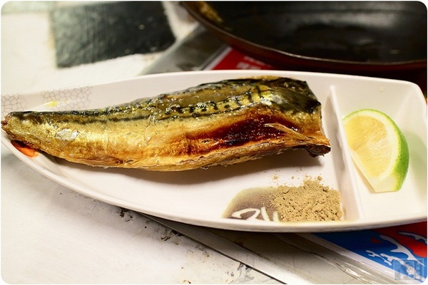 那兩蚵烤鮮蚵：台中美食-那兩蚵烤鮮蚵-看夜景配美食-產地直送東石鮮蚵