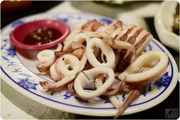 那兩蚵烤鮮蚵：台中美食-那兩蚵烤鮮蚵-看夜景配美食-產地直送東石鮮蚵