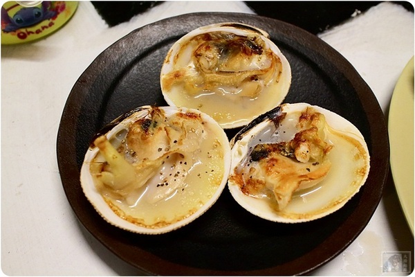 那兩蚵烤鮮蚵：台中美食-那兩蚵烤鮮蚵-看夜景配美食-產地直送東石鮮蚵