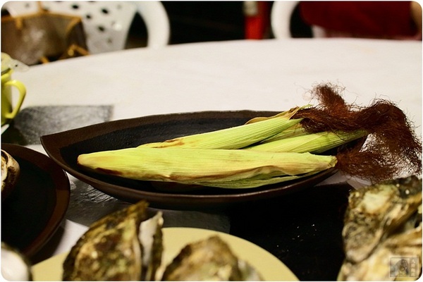 那兩蚵烤鮮蚵：台中美食-那兩蚵烤鮮蚵-看夜景配美食-產地直送東石鮮蚵