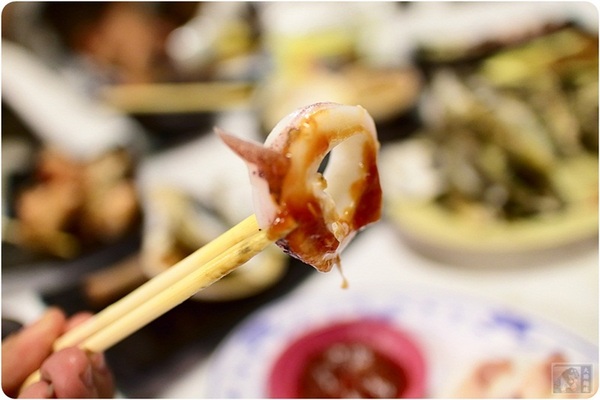 那兩蚵烤鮮蚵：台中美食-那兩蚵烤鮮蚵-看夜景配美食-產地直送東石鮮蚵
