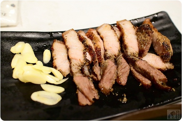 那兩蚵烤鮮蚵：台中美食-那兩蚵烤鮮蚵-看夜景配美食-產地直送東石鮮蚵