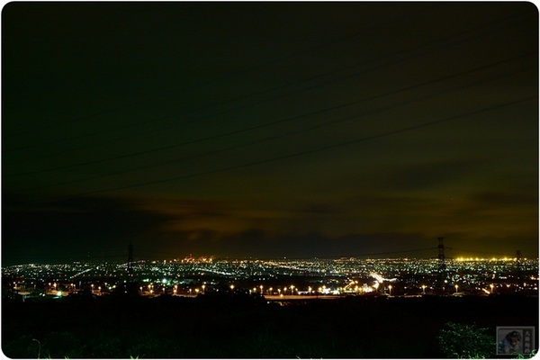那兩蚵烤鮮蚵：台中美食-那兩蚵烤鮮蚵-看夜景配美食-產地直送東石鮮蚵
