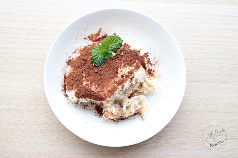 Banbi217 美食旅遊: [花蓮餐廳可宅配]Think Kitchen 思維廚房,好吃的焦糖肉桂捲、提拉米蘇Tiramisu、法式紅酒燉牛肉