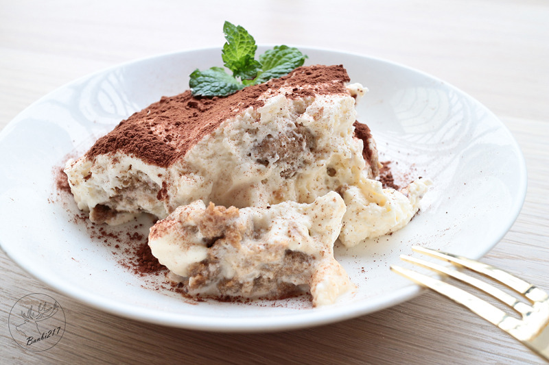 Banbi217 美食旅遊: [花蓮餐廳可宅配]Think Kitchen 思維廚房,好吃的焦糖肉桂捲、提拉米蘇Tiramisu、法式紅酒燉牛肉