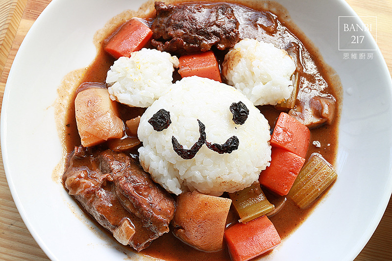 Banbi217 美食旅遊: [花蓮餐廳可宅配]Think Kitchen 思維廚房,好吃的焦糖肉桂捲、提拉米蘇Tiramisu、法式紅酒燉牛肉