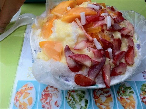 顏色是吸引人的賣點 - 松山區的承承冰館)