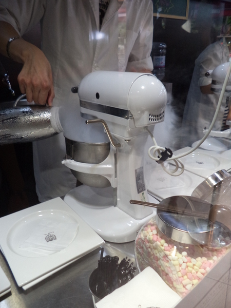 Cool N2 分子虎分子雪糕專賣店:Cool N2 分子虎分子雪糕專賣店──高科技與美味兼具的特色冰品