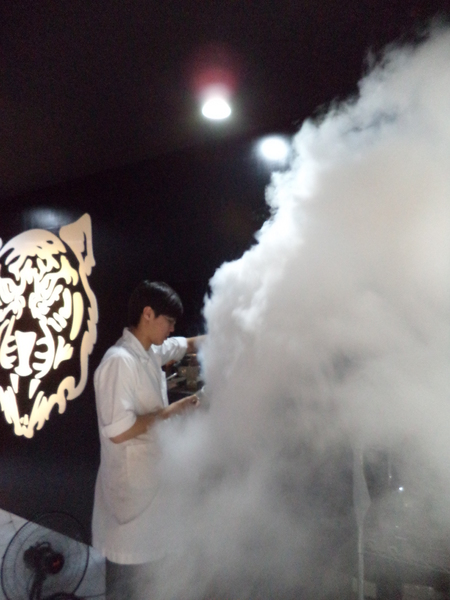 Cool N2 分子虎分子雪糕專賣店:Cool N2 分子虎分子雪糕專賣店──高科技與美味兼具的特色冰品