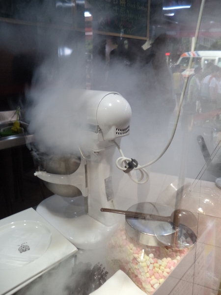 Cool N2 分子虎分子雪糕專賣店:Cool N2 分子虎分子雪糕專賣店──高科技與美味兼具的特色冰品