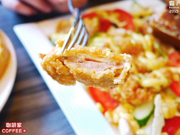 caffe+ 咖啡家(台中向上店)：COFFEE+咖啡家，英倫吐司好豐盛阿！！