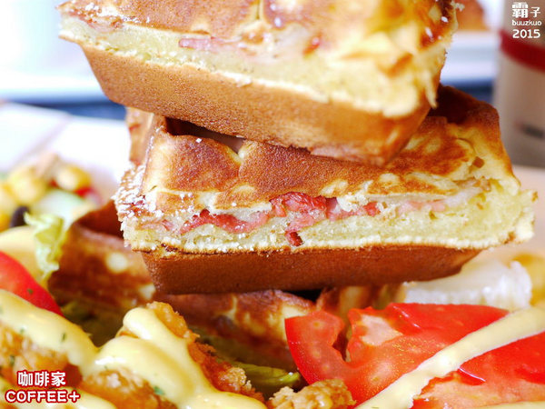caffe+ 咖啡家(台中向上店)：COFFEE+咖啡家，英倫吐司好豐盛阿！！