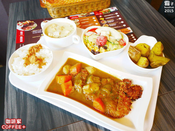 caffe+ 咖啡家(台中向上店)：COFFEE+咖啡家，英倫吐司好豐盛阿！！