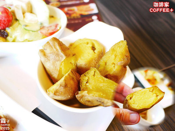 caffe+ 咖啡家(台中向上店)：COFFEE+咖啡家，英倫吐司好豐盛阿！！