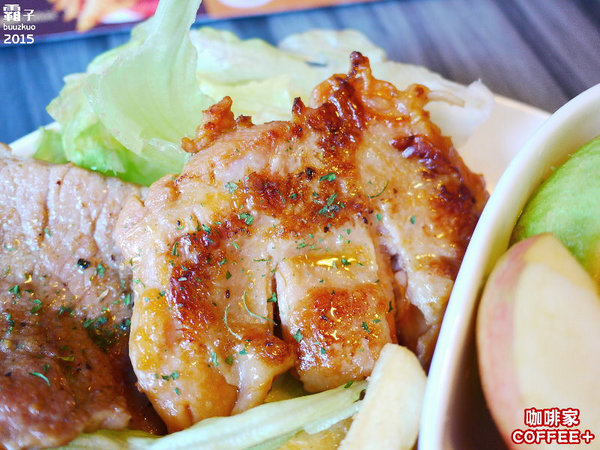 caffe+ 咖啡家(台中向上店)：COFFEE+咖啡家，英倫吐司好豐盛阿！！