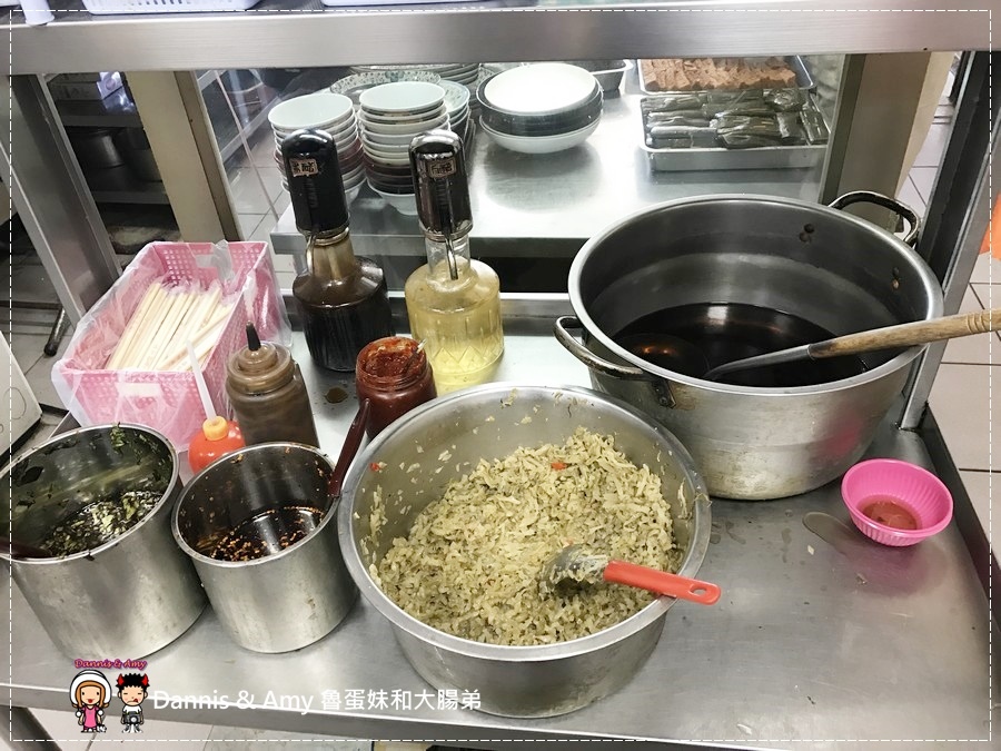 20161015《湖口牛肉麵店》中山牛肉麵。滷味。水餃 湖口工業區附近營區旁的排隊店︱影片 (10).jpg