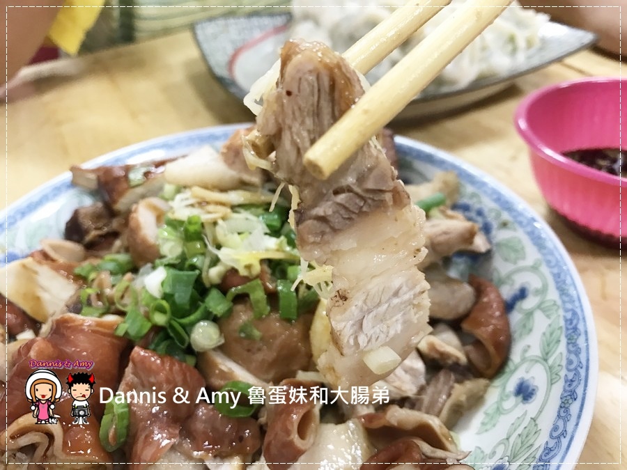 20161015《湖口牛肉麵店》中山牛肉麵。滷味。水餃 湖口工業區附近營區旁的排隊店︱影片 (21).jpg