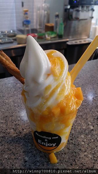 BEE&MILK:桃園/桃園市 來自星星的蜂巢霜淇淋~<蜂> 味十足超香濃~BEE&MILK