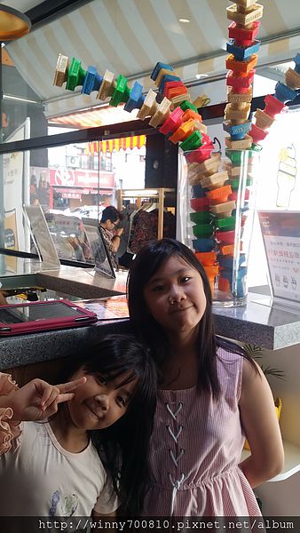 BEE&MILK:桃園/桃園市 來自星星的蜂巢霜淇淋~<蜂> 味十足超香濃~BEE&MILK