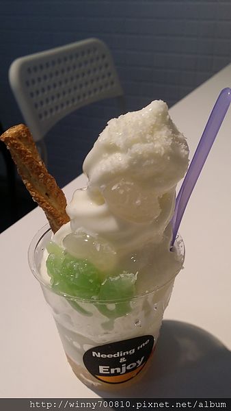 BEE&MILK:桃園/桃園市 來自星星的蜂巢霜淇淋~<蜂> 味十足超香濃~BEE&MILK