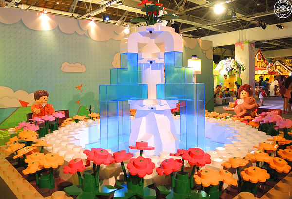 Fun大吧!積木村。走進積木的甜蜜世界–巨型積木展(台北場):期間限定【103.06/20-103.9/14台北・Fun大吧!積木村】一起成為樂高積木村民吧