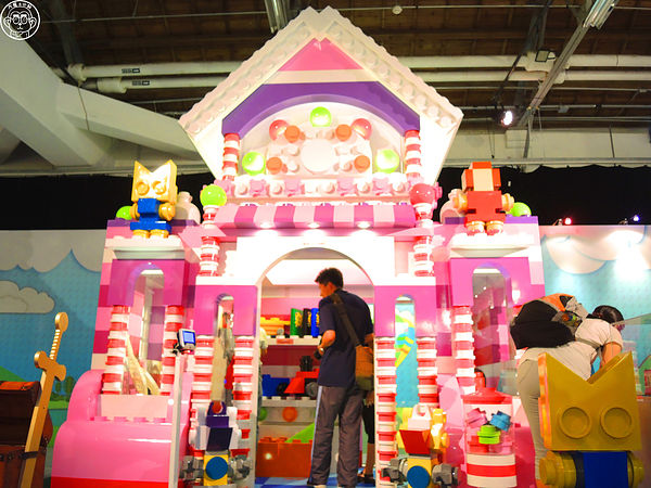 Fun大吧!積木村。走進積木的甜蜜世界–巨型積木展(台北場):期間限定【103.06/20-103.9/14台北・Fun大吧!積木村】一起成為樂高積木村民吧