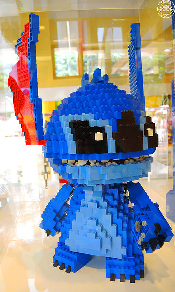 Fun大吧！積木村。走進積木的甜蜜世界–巨型積木展(台北場)：期間限定【103.06/20-103.9/14台北･Fun大吧！積木村】一起成為樂高積木村民吧