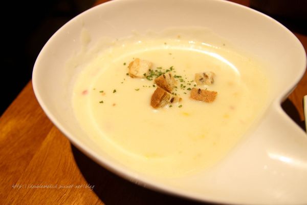 台中南屯區貳樓咖啡早午餐