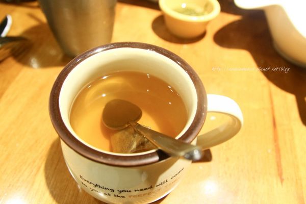 台中南屯區貳樓咖啡早午餐