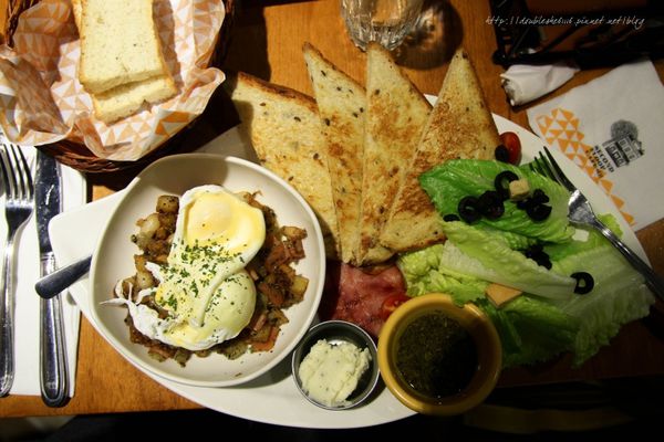 台中南屯區貳樓咖啡早午餐