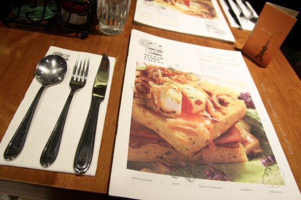 台中南屯區貳樓咖啡早午餐