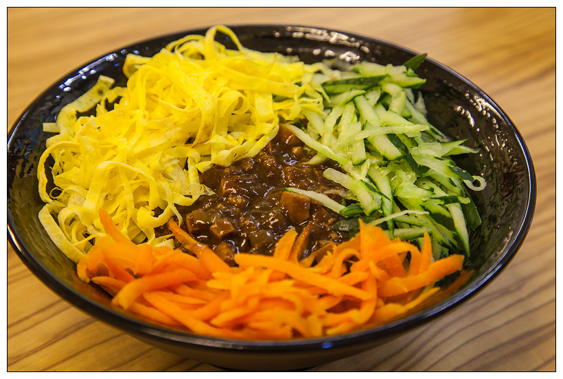 內湖麻雞王美食坊