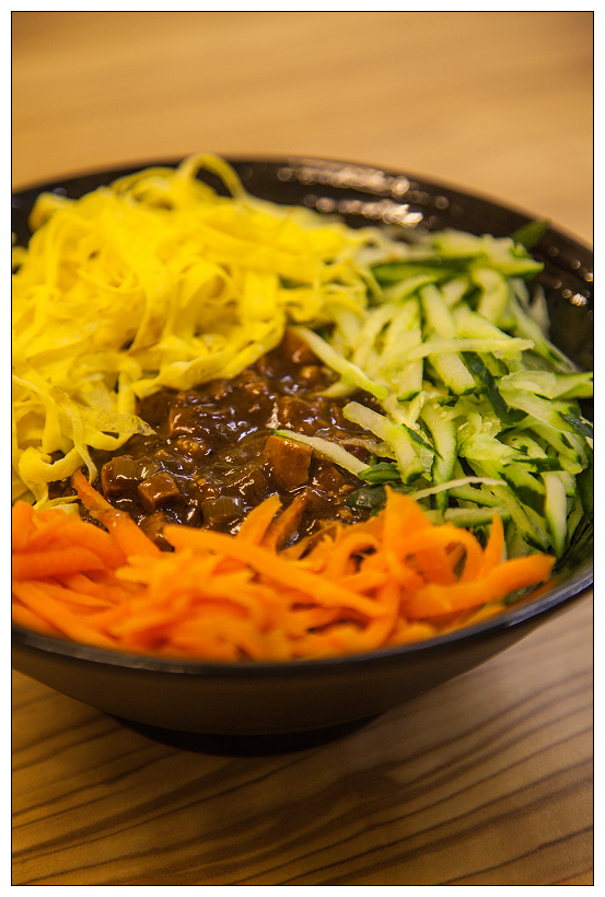 內湖麻雞王美食坊