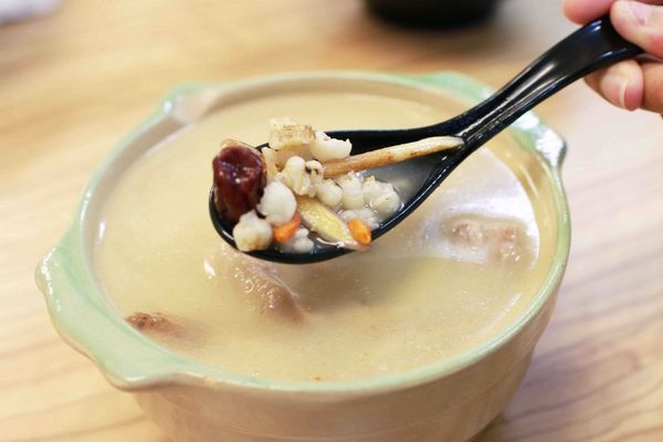 【台北內湖】麻雞王美食坊-溫和美味的麻油雞