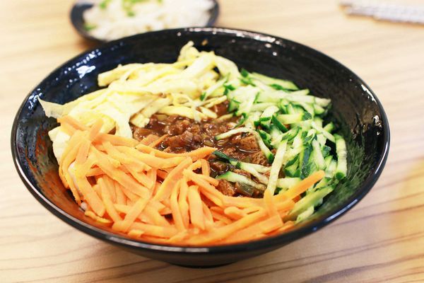 【台北內湖】麻雞王美食坊-溫和美味的麻油雞