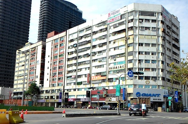 海角43號餐廳：海角43號2   -苓雅區海邊路43號