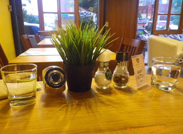 艾夯格西餐吧：『艾夯格西餐吧』小而嬌˙小而美˙夢幻中的法式餐點