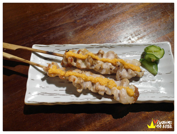 老時光燒肉酒肴：花蓮市｜樂活小日子_適合小酌杯的氣氛佳CP質高居酒屋『老時光居酒屋』 日式料理 日本清酒 串燒 啤酒 喝酒 美食 餐廳 推薦