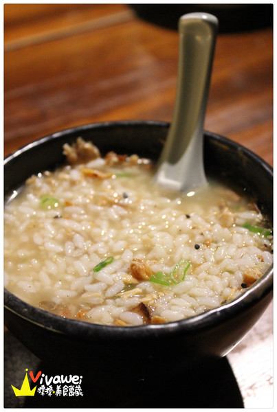 老時光燒肉酒肴：花蓮市｜樂活小日子_適合小酌杯的氣氛佳CP質高居酒屋『老時光居酒屋』 日式料理 日本清酒 串燒 啤酒 喝酒 美食 餐廳 推薦