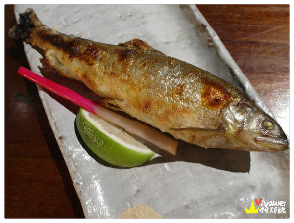 老時光燒肉酒肴：花蓮市｜樂活小日子_適合小酌杯的氣氛佳CP質高居酒屋『老時光居酒屋』 日式料理 日本清酒 串燒 啤酒 喝酒 美食 餐廳 推薦