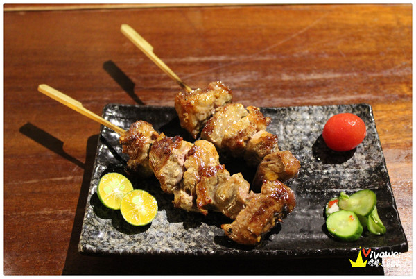 老時光燒肉酒肴：花蓮市｜樂活小日子_適合小酌杯的氣氛佳CP質高居酒屋『老時光居酒屋』 日式料理 日本清酒 串燒 啤酒 喝酒 美食 餐廳 推薦