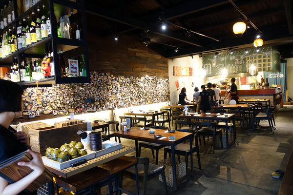 老時光燒肉酒肴:(胖樺食記)花蓮人氣居酒屋「老時光燒肉酒肴」/老時光居酒屋/排隊人氣名店氣氛佳/有包廂