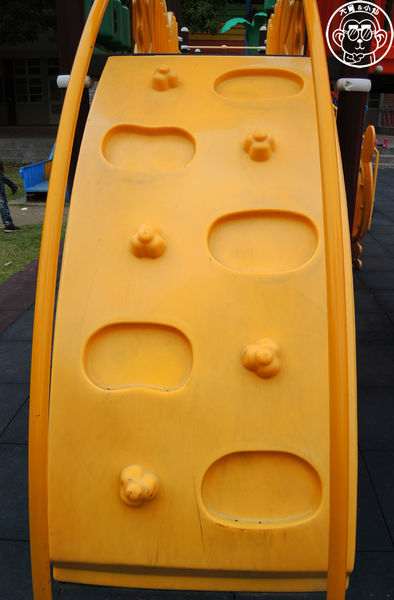 村東國小：作伙來企投【彰化大村･村東國小】像童話繪本的社區閱讀中心