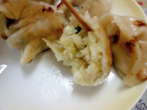 金鳳水煎餃(三多店)：一口美味-金鳳水煎餃