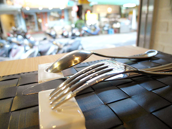 HOOP DINING：窩客島試吃【中山】Hoop Dining。黑松露比薩料多實在