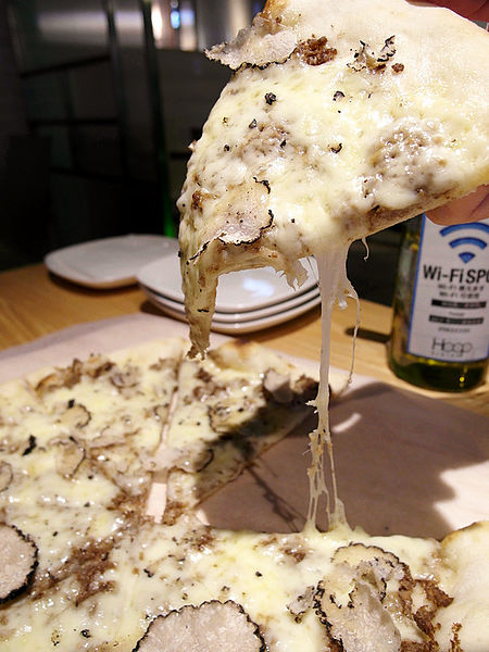 HOOP DINING：窩客島試吃【中山】Hoop Dining。黑松露比薩料多實在