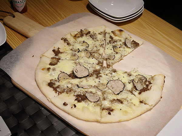 HOOP DINING：窩客島試吃【中山】Hoop Dining。黑松露比薩料多實在