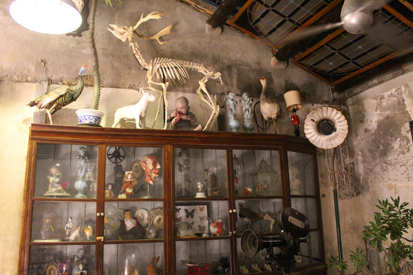 文青好好笑：[台南]閃電俠。浩克。木馬。神農街的創意文青攝影藝廊 文青好好笑