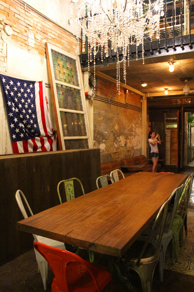 文青好好笑：[台南]閃電俠。浩克。木馬。神農街的創意文青攝影藝廊 文青好好笑