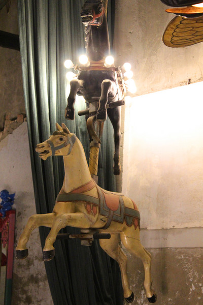 文青好好笑：[台南]閃電俠。浩克。木馬。神農街的創意文青攝影藝廊 文青好好笑